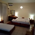 Ostria Maisonettes And Aparthotel
