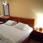 Ostria Maisonettes And Aparthotel Stoupa
