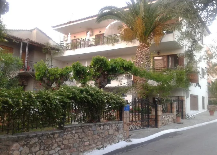 Ostria Maisonettes And Apartmanhotel