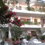 Ostria Maisonettes And * Stoúpa