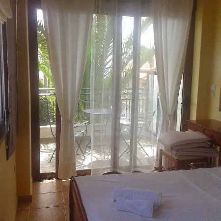 Ostria Maisonettes And Στούπα