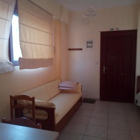 Ξενοδοχείο με διαμερίσματα Ostria Maisonettes And Στούπα