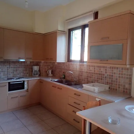 Ξενοδοχείο με διαμερίσματα Ostria Maisonettes And *