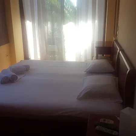 Ostria Maisonettes And Aparthotel *