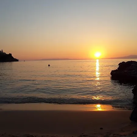 Ξενοδοχείο με διαμερίσματα Ostria Maisonettes And *