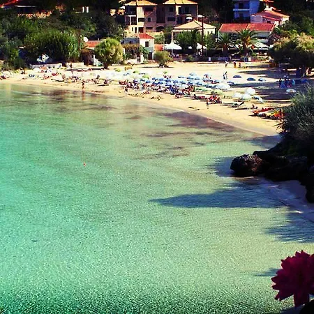 Ostria Maisonettes And Aparthotel Stoúpa