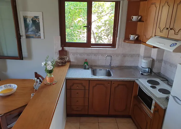 Ξενοδοχείο με διαμερίσματα Ostria Maisonettes And Στούπα