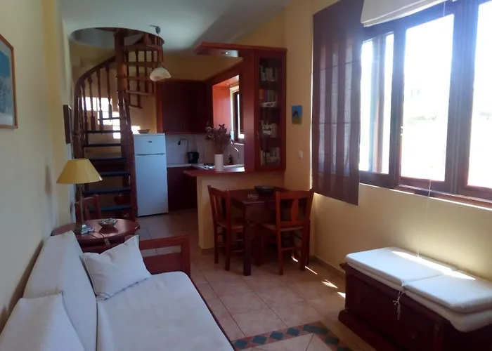 Ξενοδοχείο με διαμερίσματα Ostria Maisonettes And Στούπα