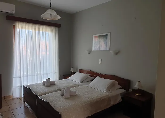 Ξενοδοχείο με διαμερίσματα Ostria Maisonettes And *