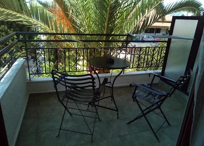 Ostria Maisonettes And Stoúpa