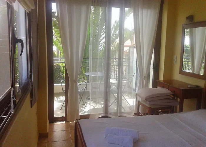 Ostria Maisonettes And Στούπα