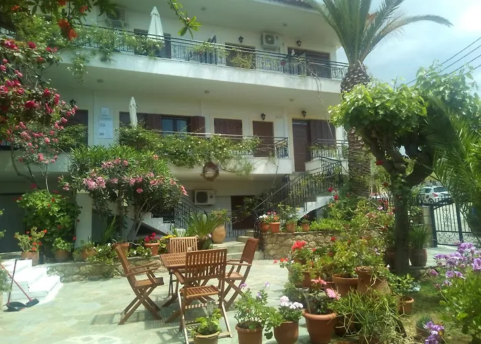 Ostria Maisonettes And * Stoúpa