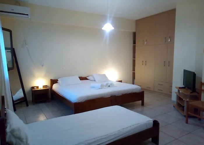 Ostria Maisonettes And Stoúpa