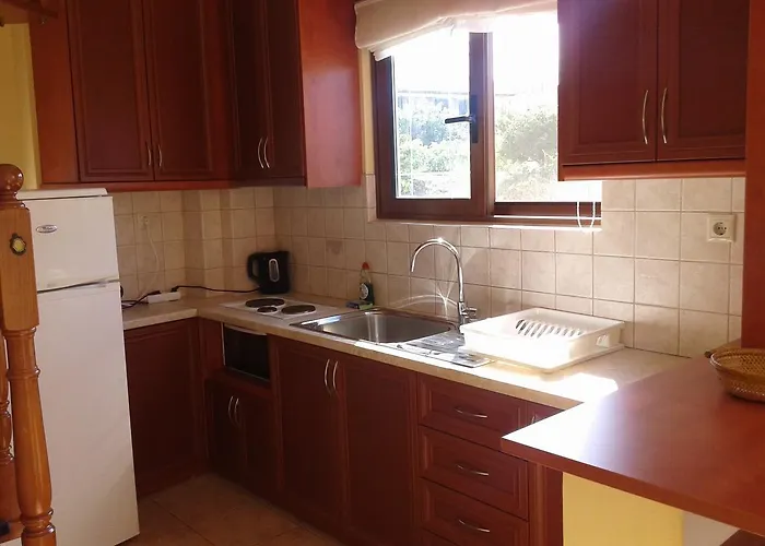 Ξενοδοχείο με διαμερίσματα Ostria Maisonettes And