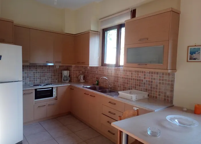 Ξενοδοχείο με διαμερίσματα Ostria Maisonettes And *