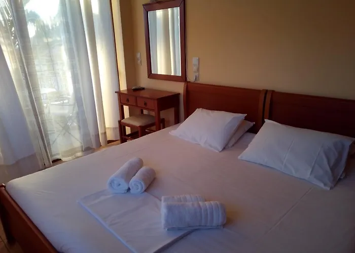 Ostria Maisonettes And شقة فندقية Stoúpa