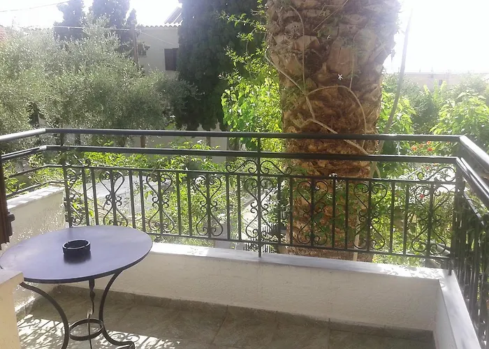 Ostria Maisonettes And * Στούπα