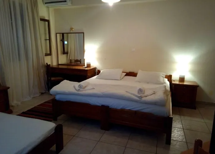 Ostria Maisonettes And Stoúpa